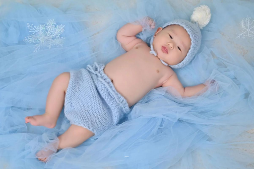 福鼎摸孕妇肚子沾喜气
